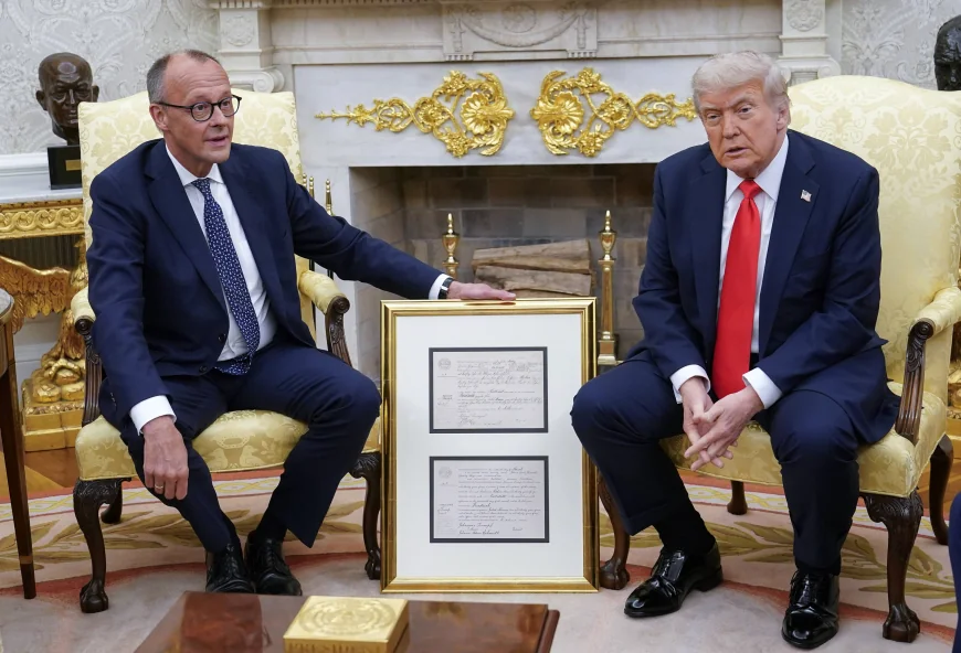 Friedrich Merz i-a făcut cadou lui Trump certificatul de naștere al bunicului său, Friedrich Trump. „Un nume german serios”