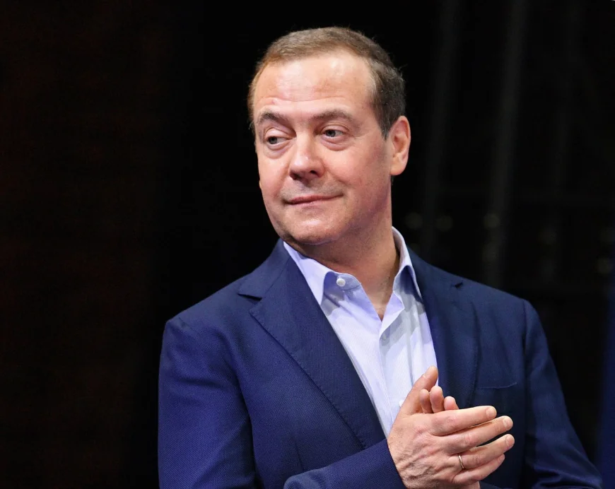 Medvedev intervine în războiul dintre Trump și Musk și se oferă să medieze conflicul. Mesajul sarcastic al fostului președinte rus