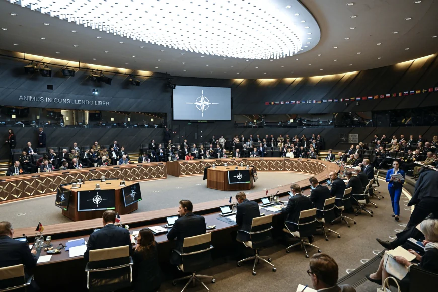 Dilema liderilor NATO: Cum să-l invite pe Zelenski la summitul de la Haga din această lună fără să-l supere pe Donald Trump
