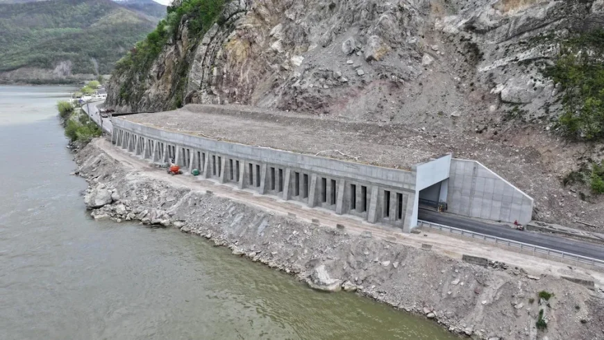 Polata de pe Clisura Dunării a fost inaugurată. Structura uriașă apără șoseaua de căderile de pietre