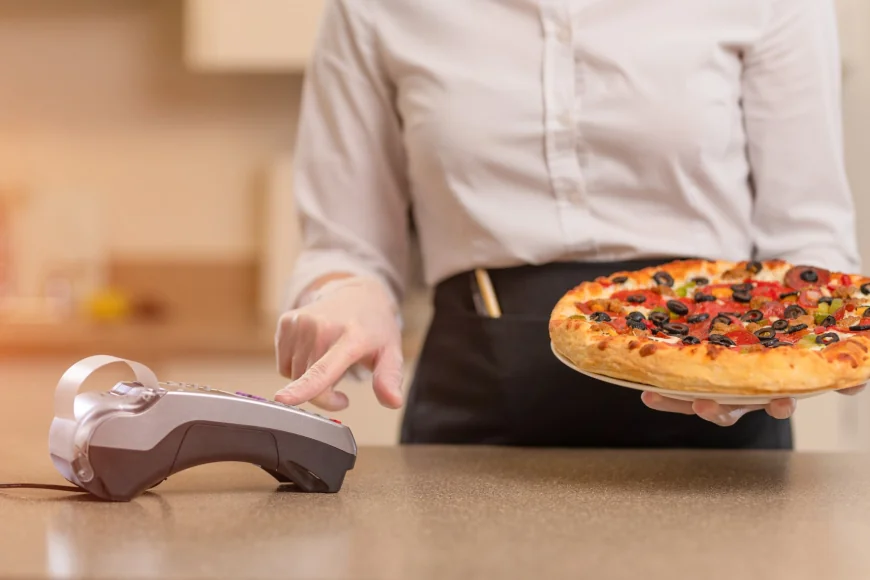 Antreprenorii HoReCa și pizza lui Nicușor Dan: „Ca sa facă statul cheltuieli pe care nu și le poate permite, am tot plătit la pizza asta mare”