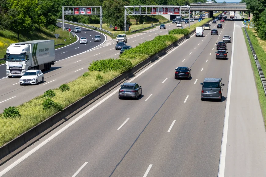 Cum decid câțiva birocrați chinezi soarta industriei auto mondiale