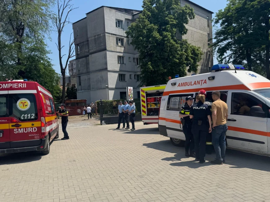 Tavanul unui spațiu de joacă s-a prăbușit peste 13 copii și 5 adulți, în Botoşani