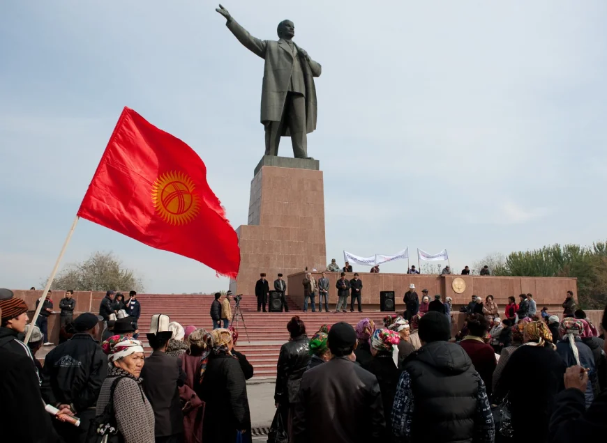 Cel mai înalt monument al lui Lenin din Asia Centrală a fost demontat. Ce va fi pus în loc