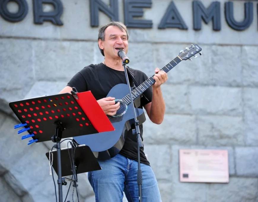 Andrei Păunescu, artist:  „Pentru mine, Cenaclul Flacăra a însemnat și casă, și școală, și familie“
