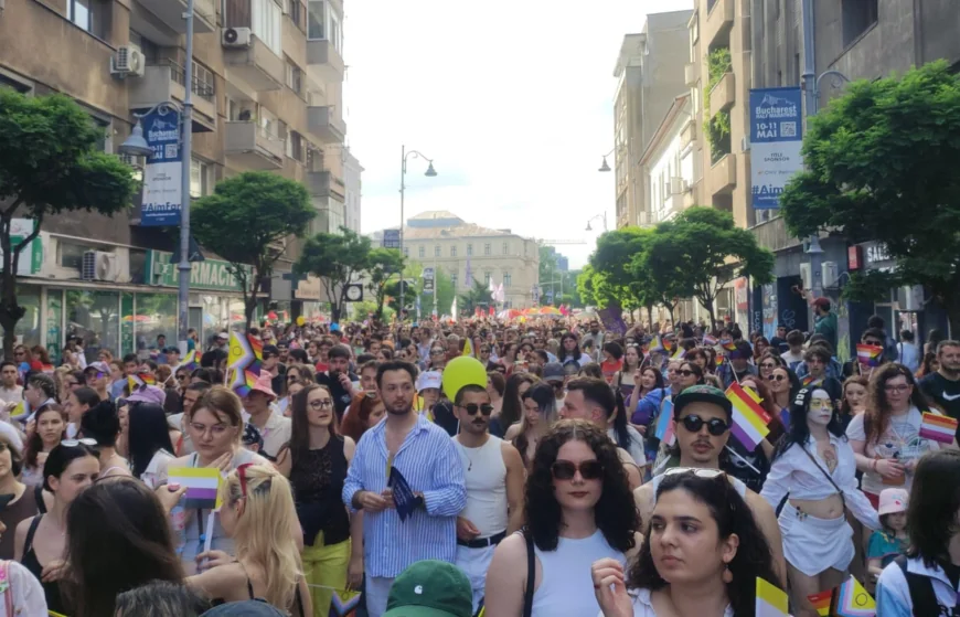 Peste 30.000 de persoane la ediția aniversară a 20 de ani de Bucharest Pride, anunță organizatorii. Precizările Jandarmeriei