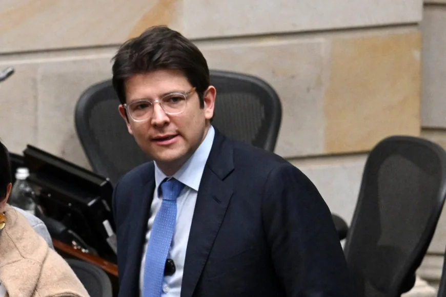 Candidat prezidenţial din Columbia, împuşcat în cap în timpul unui discurs. Bărbatul este în stare critică
