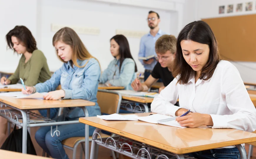 Cum se calculează media la bacalaureat 2025. Ce notă minimă trebuie obținută la fiecare probă