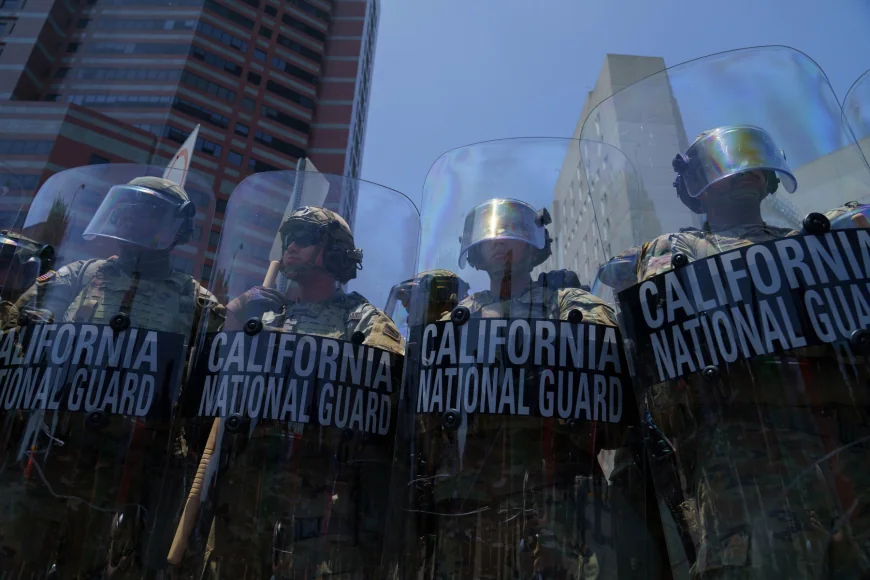 Cum profită Donald Trump de protestele din Los Angeles pentru o demonstrație de forță militară pe teritoriul SUA (CNN)