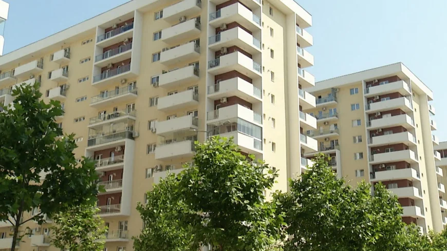 Vânzările de case au scăzut cu 30%, dar preţurile ar putea creşte. Cum e explicat paradoxul