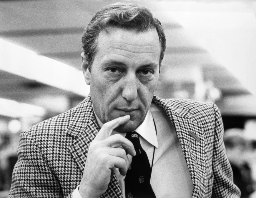 Frederick Forsyth a murit la 86 de ani. Cum a devenit fostul spion un autor de bestsellere, deși era „falit, în datorii”