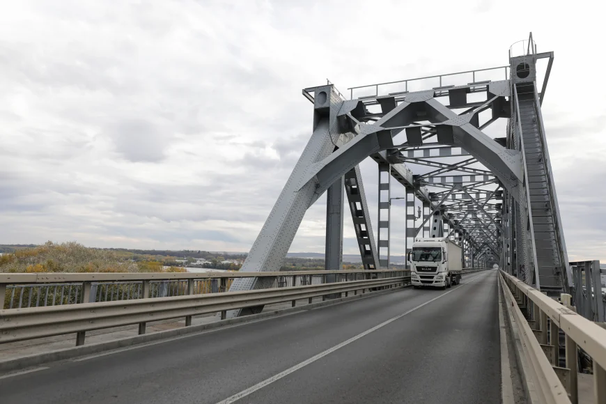 Circulație întreruptă pe „Podul Prieteniei” Giurgiu-Ruse, în noaptea de 12 spre 13 iunie. Lucrări urgente pe partea bulgară