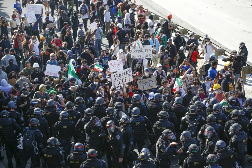 Protestele la adresa deportărilor în masă se extind pe teritoriul SUA. Vance: „Această administraţie nu va fi intimidată de anarhie”