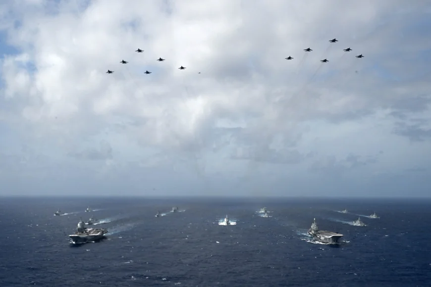 Portavioane chinezești au intrat în premieră în Oceanul Pacific. Reacție rapidă a Japoniei