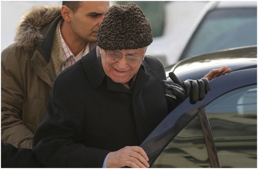 Surse: Ion Iliescu, internat la ATI, la spitalul SRI