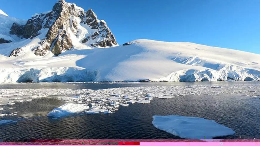 Patru sarcofage negre misterioase descoperite în Antarctica. Ce s-a aflat în interiorul unuia a șocat cercetătorii