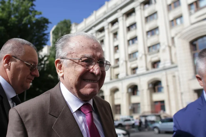 Ion Iliescu a fost internat de urgență la Terapie Intensivă