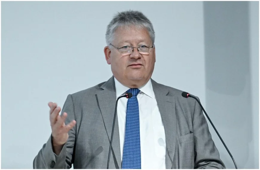 Șeful spionajului german: Putin ar putea trimite "omuleţi verzi" pentru a testa NATO. Ucraina e doar o etapă