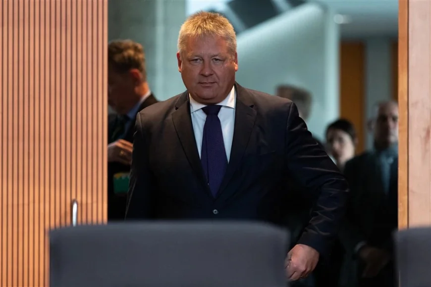Șeful serviciilor de informaţii germane: Rusia ar putea trimite „omuleţii verzi” pentru a testa fermitatea NATO