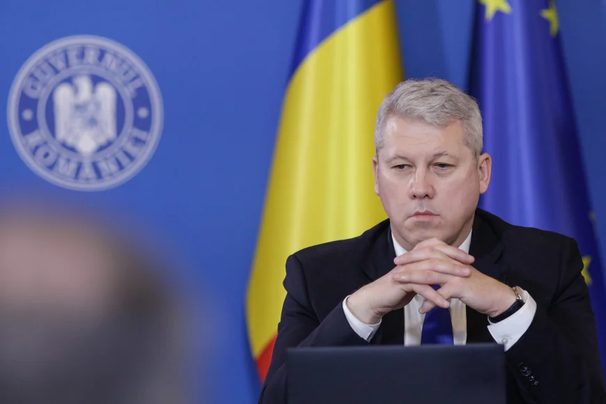 „Întrebările la care ministrul Predoiu are obligația să răspundă public”, după ce „mii de fotografii scurse ilegal din saloane de masaj au fost postate online”