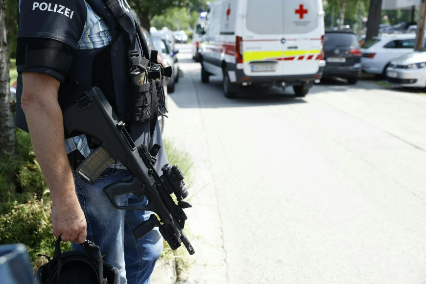 Doi români se află printre persoanele rănite în atacul de la școala din Austria