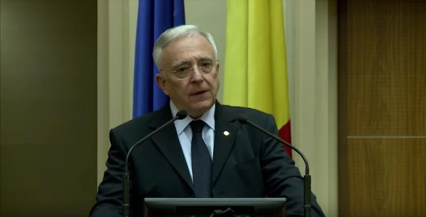 „Pentru România, problema sustenabilității datoriei n-a a fost niciodată mai presantă. Credibilitatea politicii fiscale a României este crucială”, spune Guvernatorul BNR
