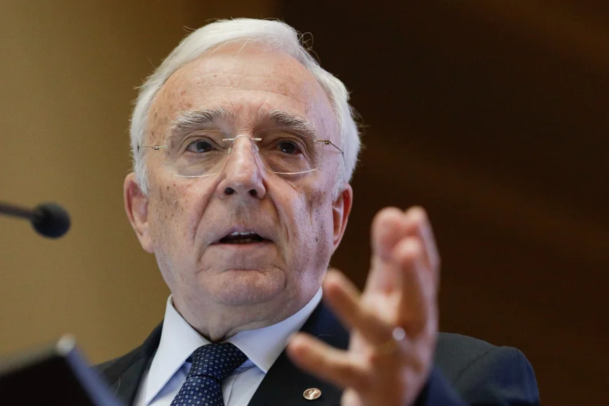 Avertisment al guvernatorului BNR pentru liderii politici: „Problema datoriei e mai presantă ca niciodată”
