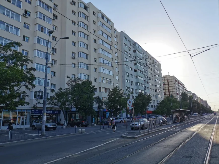 Arest preventiv pentru fosta jurnalistă care a căzut de la etajul 5 cu fetița sa. Ce au constatat procurorii