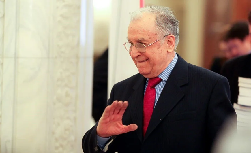 Ion Iliescu este în continuare la Terapie Intensivă. Medici: "Starea generală se menţine staţionară"