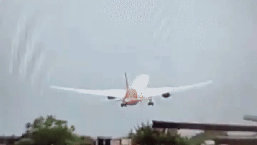Noi imagini surprinse de camerele de supraveghere cu momentul prăbușirii avionului Air India