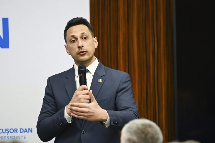 Vlad Gheorghe, amendat cu 15.000 de lei de AEP pentru o postare pe Facebook pro Nicușor Dan în campanie / A găsit amenda lipită pe ușa blocului