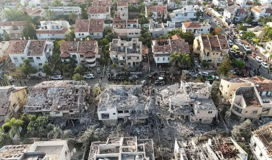 Imaginile dezastrului în Israel, filmate cu drona. Cum arată oraşul Rishon Lezion după atacul iranian