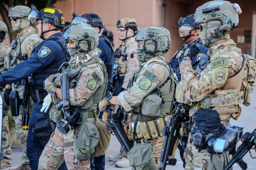 America, paradă militară și proteste în stradă. Zeci de orașe pregătesc demonstrații împotriva lui Trump, în timp ce la Washington va avea loc o paradă militară de ziua președintelui