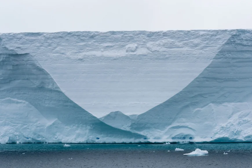 Impulsuri radio bizare ce provin din gheața Antarcticii bulversează oamenii de știință. „Este un mister fascinant”