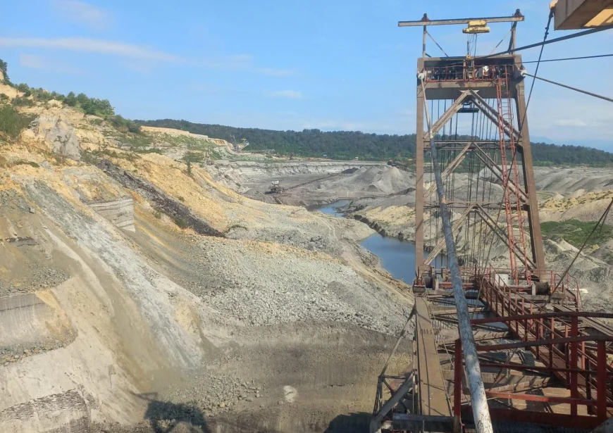 Incident grav la cariera Tismana. O alunecare de teren a blocat livrarea de cărbune către Termocentrala Rovinari