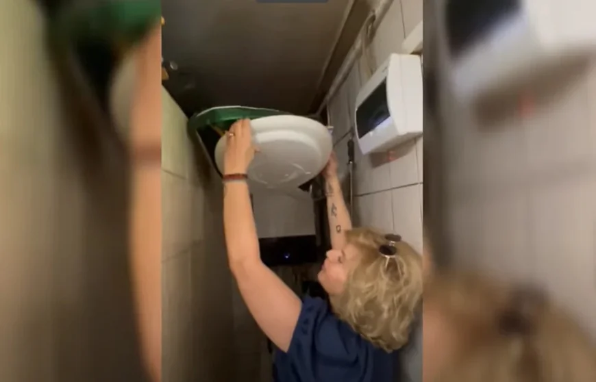 Dezastru într-un restaurant indian din Constanța. Un colac de WC era depozitat direct pe cuptorul pentru pizza