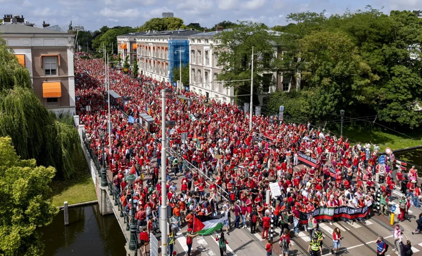 Protest uriaș în Olanda: 150.000 de persoane au ieșit în stradă la Haga împotriva atacurilor Israelului în Gaza