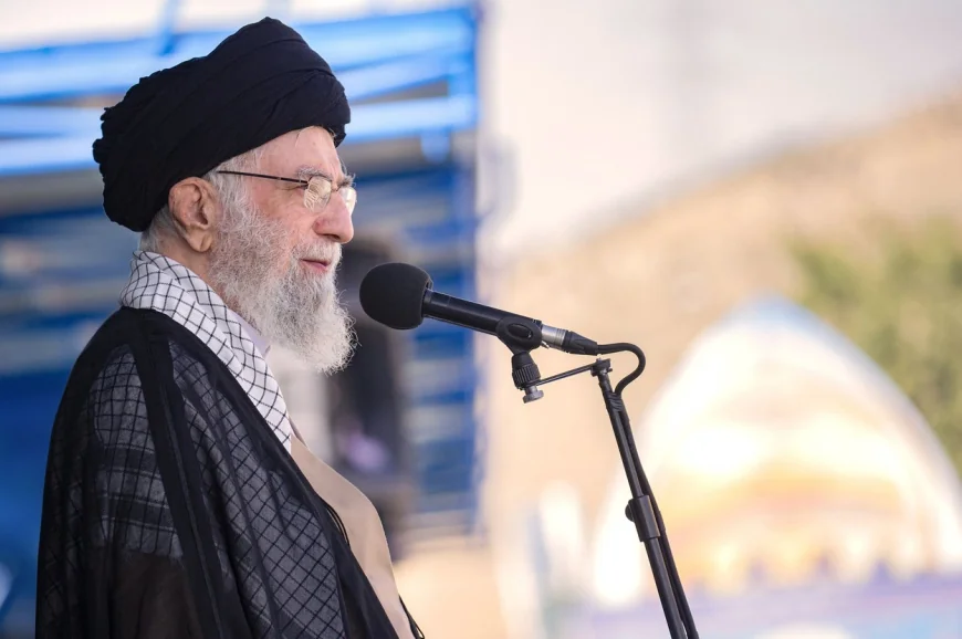Ayatollahul încolțit. Ali Khamenei, apărătorul nemilos al revoluției iraniene, e în situația pe care a încercat s-o evite toată viața