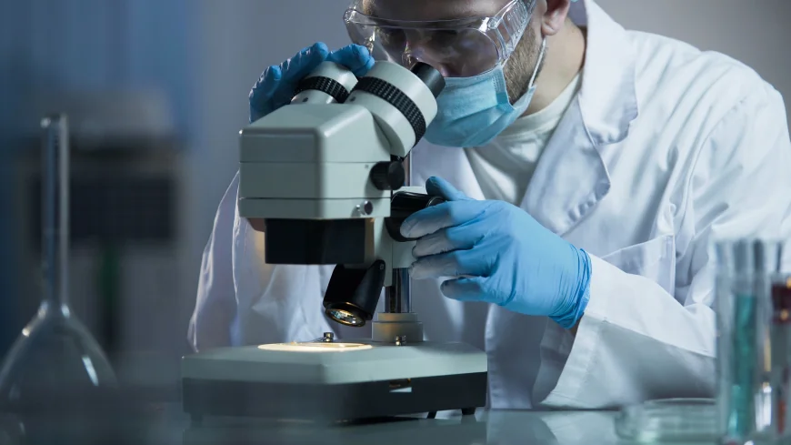 Leucemia limfocitară cronică ar putea fi tratată fără chimioterapie. Două medicamente combinate dau rezultate mai bune