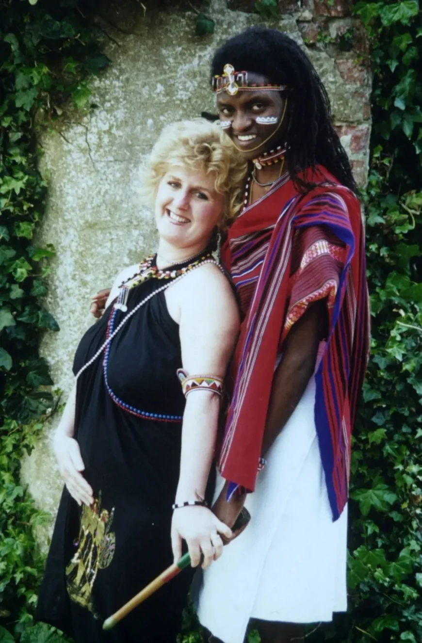 Coafeza care și-a părăsit soțul și cei 3 copii pentru un războinic Masai, după o vacanță în Kenya. Cum s-a terminat povestea