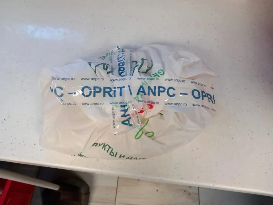 ANPC a închis o firmă de catering din Piatra Neamț. 15 elevi au ajuns la spital din cauza mâncării alterate