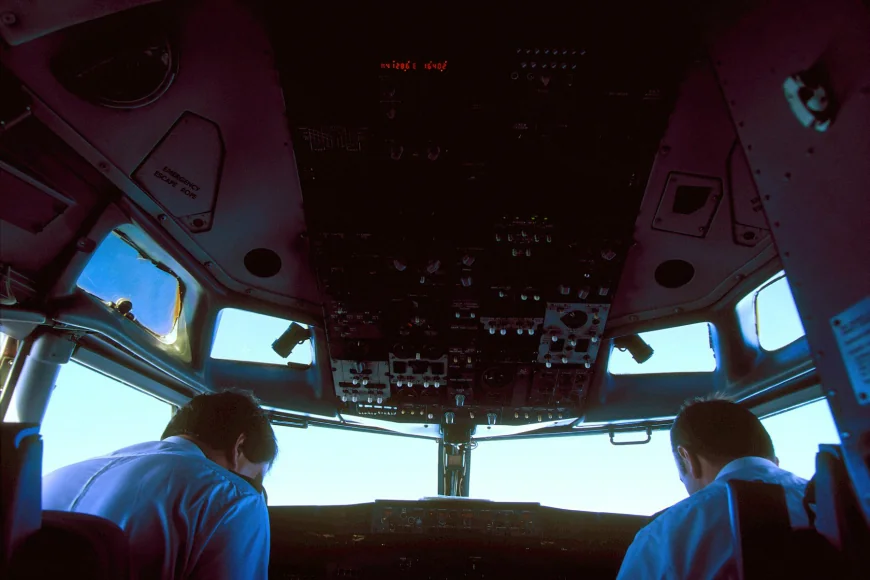 „Nu vrem să continuăm”: Mesajul către turnul de control al piloților avionului Boeing 787 care a făcut cale întoarsă luni, după accidentul grav din India