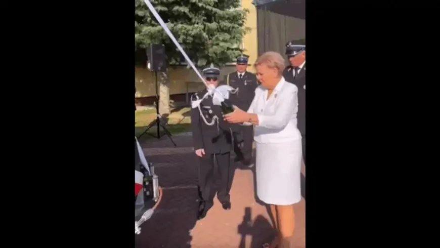 Șampania „blindată” care a dat bătăi de cap autorităților. Moment haios în timpul unui evenimet public din Polonia