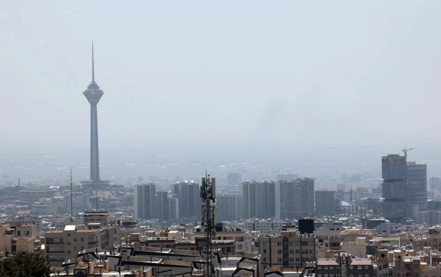 Israelul a bombardat postul public de radio din Teheran. Momentul, surprins în direct