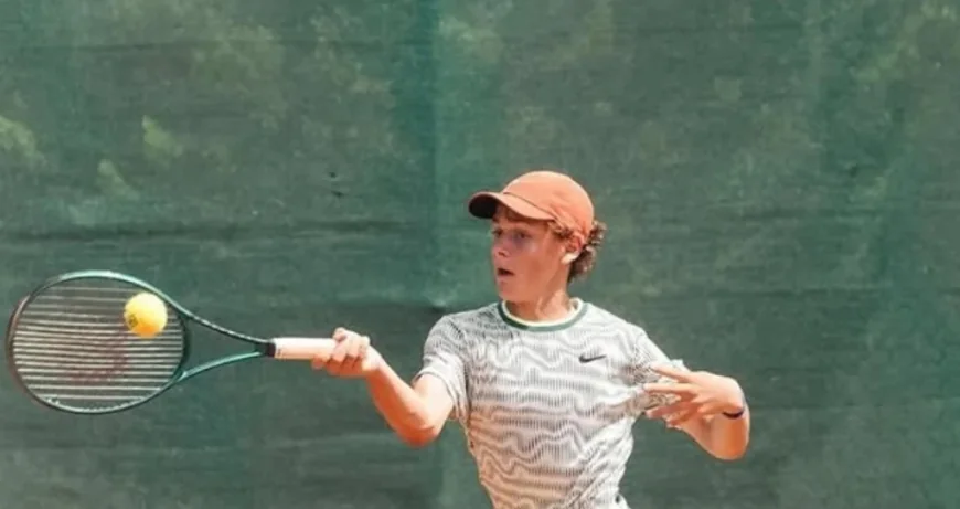 Un puști de 15 ani face senzație la academia de tenis a lui Rafael Nadal. Provenit dintr-o familie bogată, Matei Chelemen are un manager de soi
