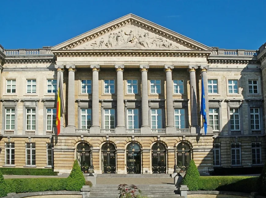 Guvernul Belgiei pregăteşte desfiinţarea Senatului. Motivul: încetineşte adoptarea legilor şi generează cheltuieli inutile