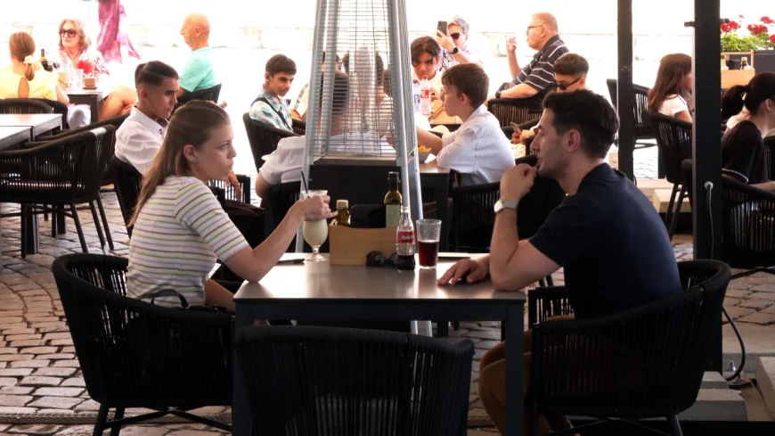Masa la restaurant, mai scumpă şi cu 30%. Cât a cheltuit în medie o familie în oraş, anul trecut