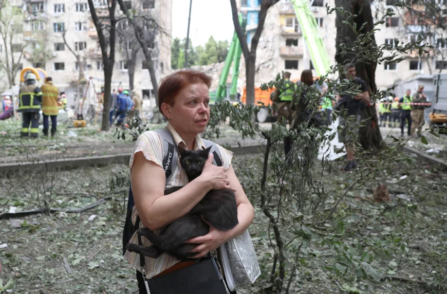 „Pur și simplu terorism”. Atacul masiv cu rachete și drone care a lovit Kievul a lăsat în urmă 23 de morți și cel puțin 134 de răniți
