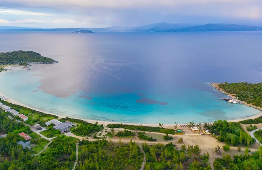 Coșmarul unei familii de români în Grecia, care a rămas fără banii de vacanță: „Noi bănuim că hoții se cunosc cu proprietarul”