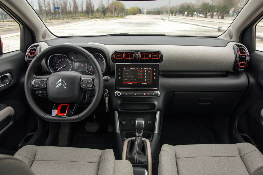 Airbag-urile Takata mai fac o victimă: Citroen cere imobilizarea imediată a tuturor automobilelor C3 şi DS3 din Europa